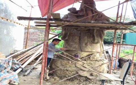 Nhà điêu khắc trẻ Nguyễn Khắc Tuấn gìn giữ và phát huy nghề điêu khắc phù điêu truyền thống